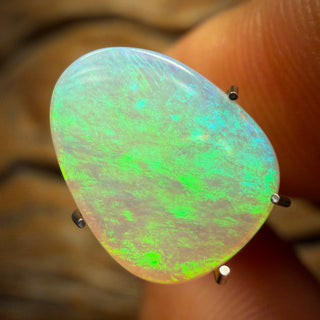 2.7cts - Green Flash South Australian Light Opal