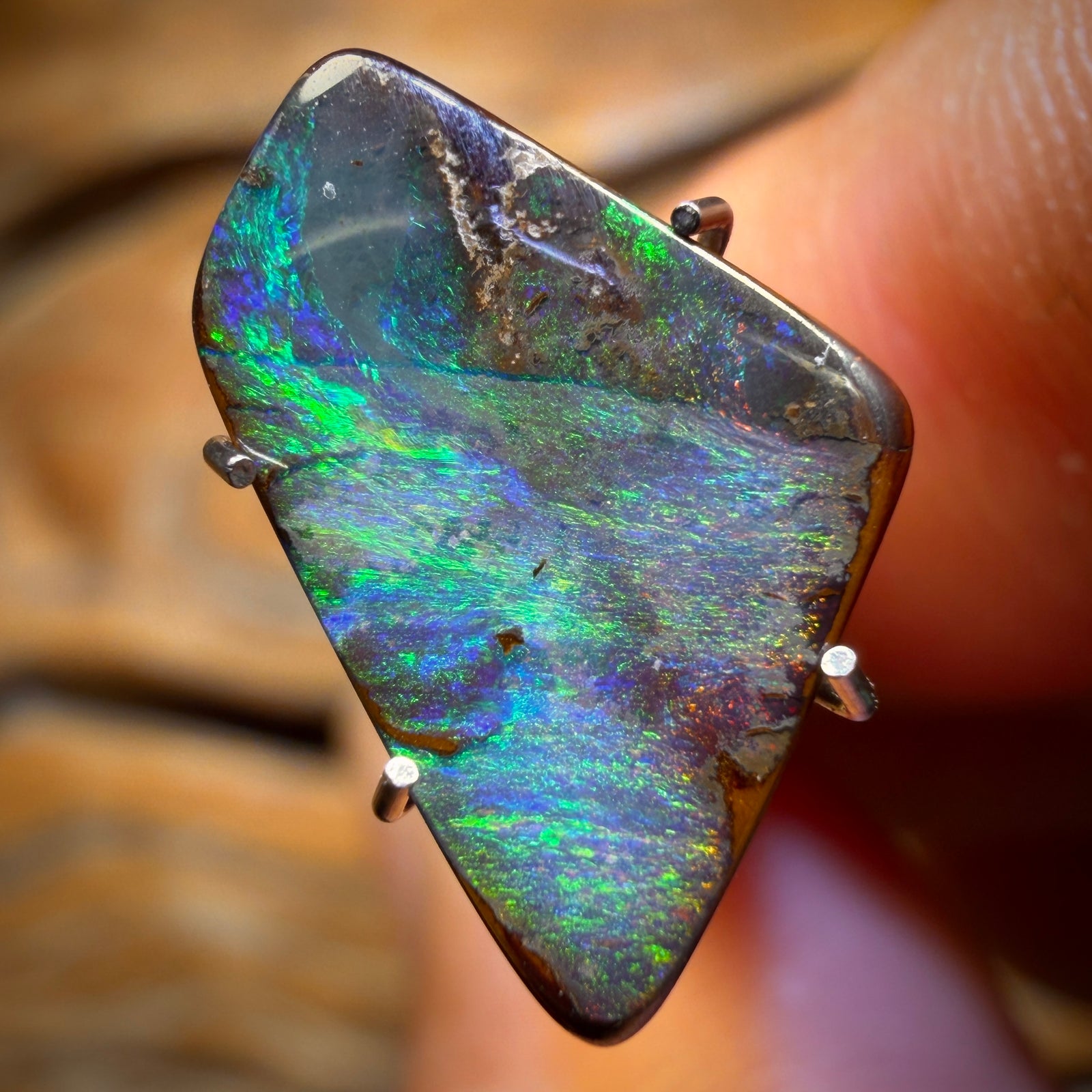 2.8cts - Australian Boulder Seam Opal