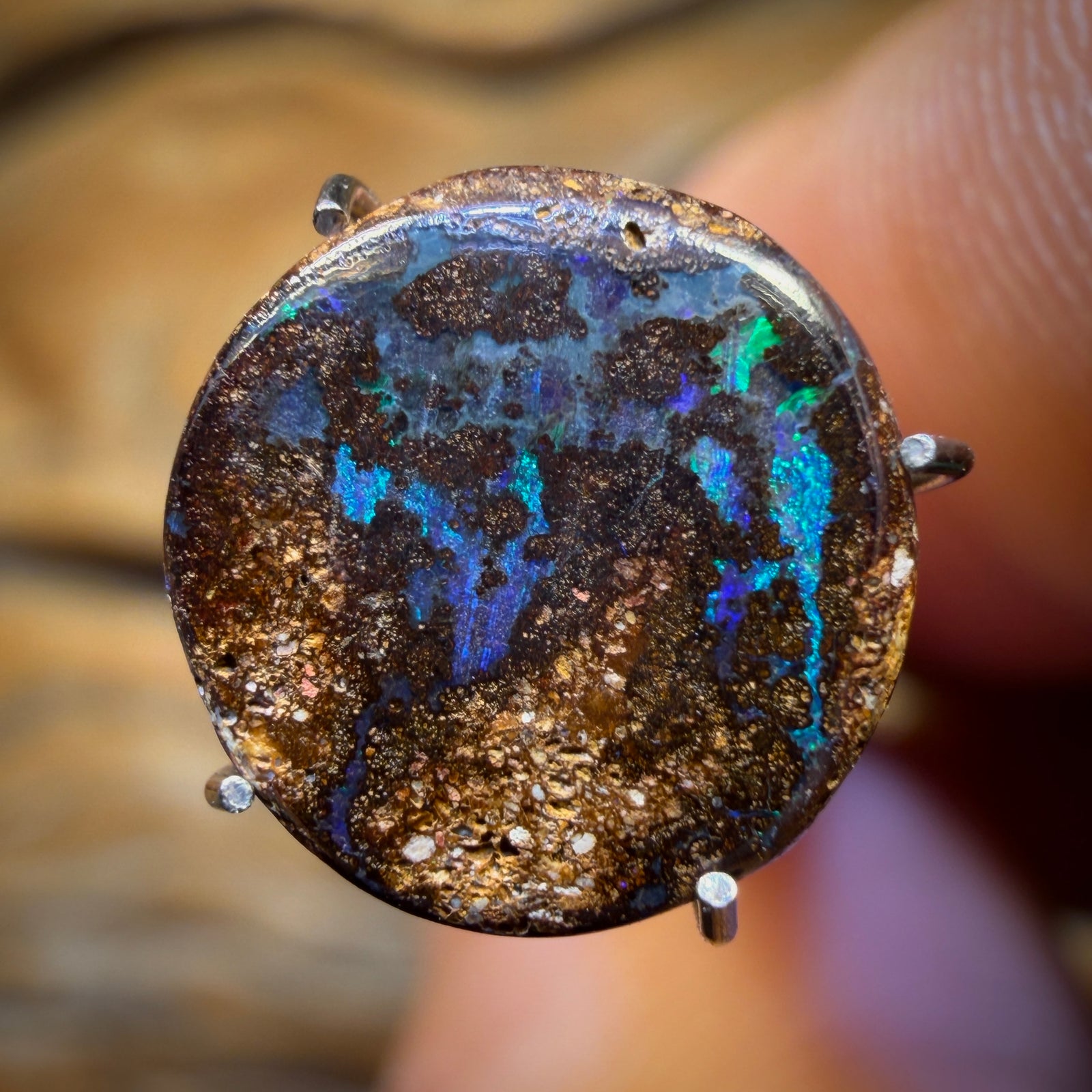 2.9cts - Australian Boulder Seam Opal