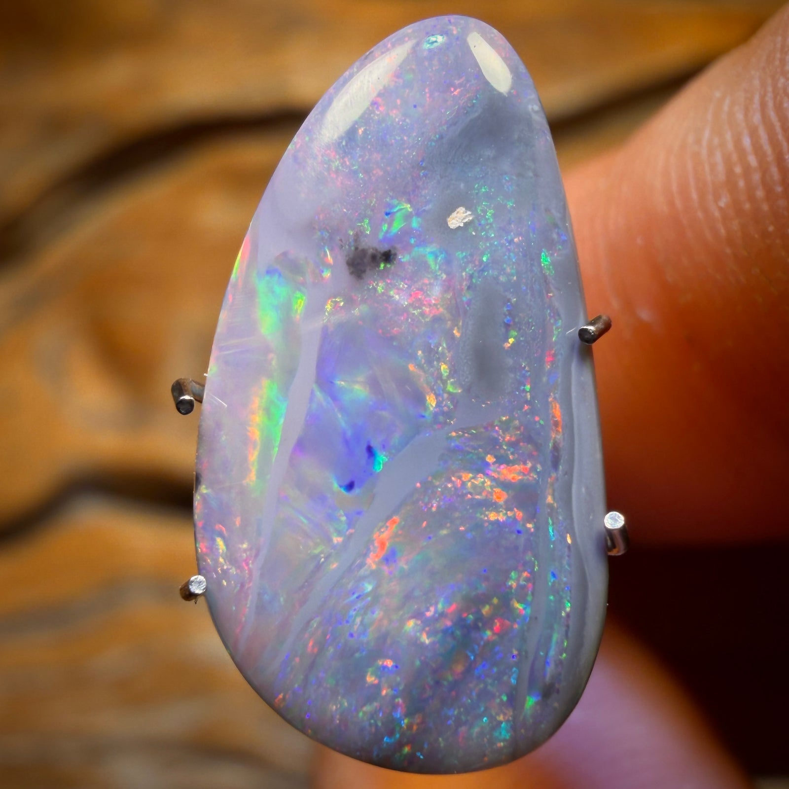 2.9cts - Dark Opal from Lightning Ridge