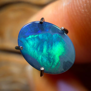 0.95cts - Australian Boulder Opal Doublet