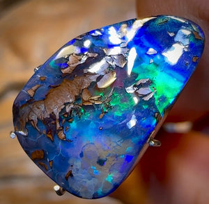 8.4cts - “Plasma Stream” Queensland Boulder Seam Opal
