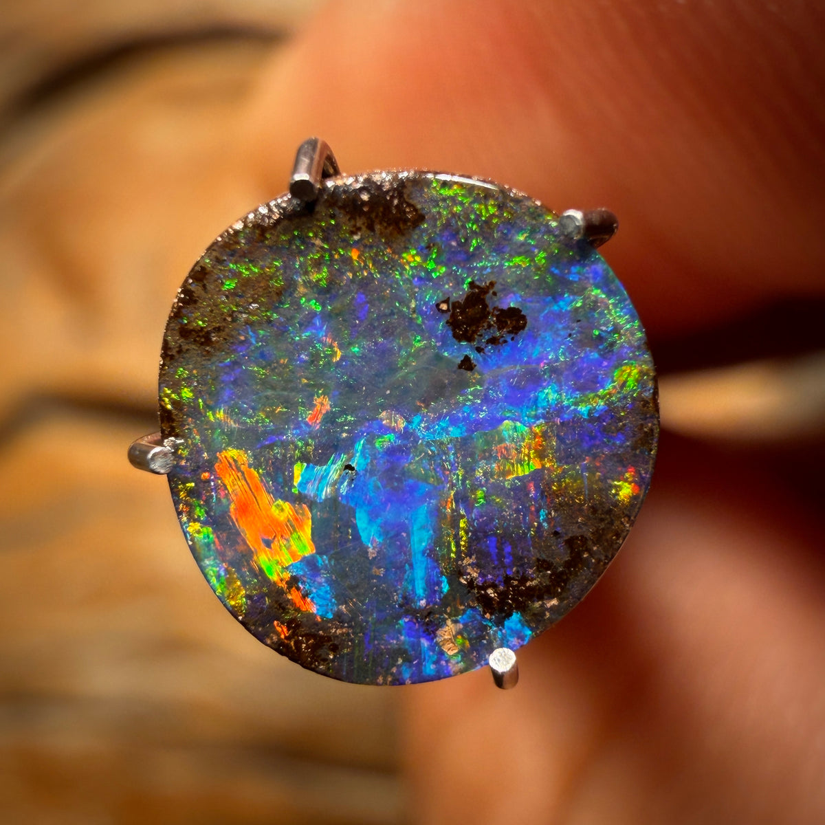 1.5cts - Kaleidoscope Kicker Australian Boulder Seam Opal