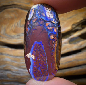 22.5cts - Tribal Australian Boulder Opal. Double Sided