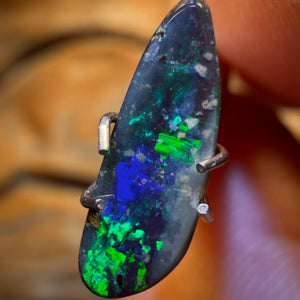 Bargain Card! 1.2cts - Australian Boulder Seam Opal