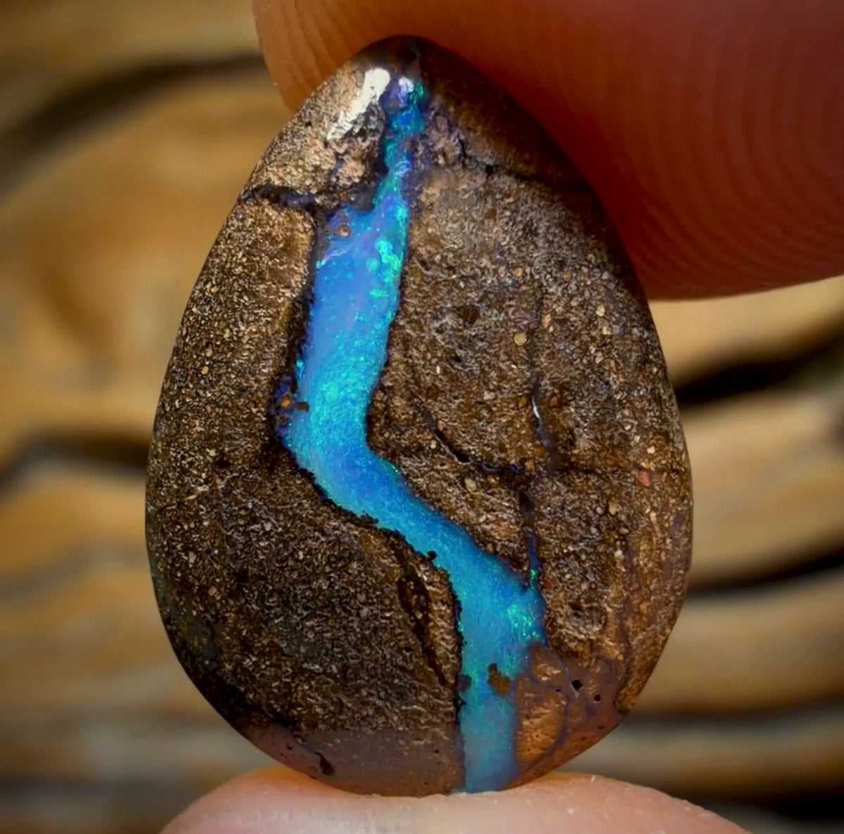 5.25cts - Queensland Boulder Seam Opal from Winton. Australian Opal
