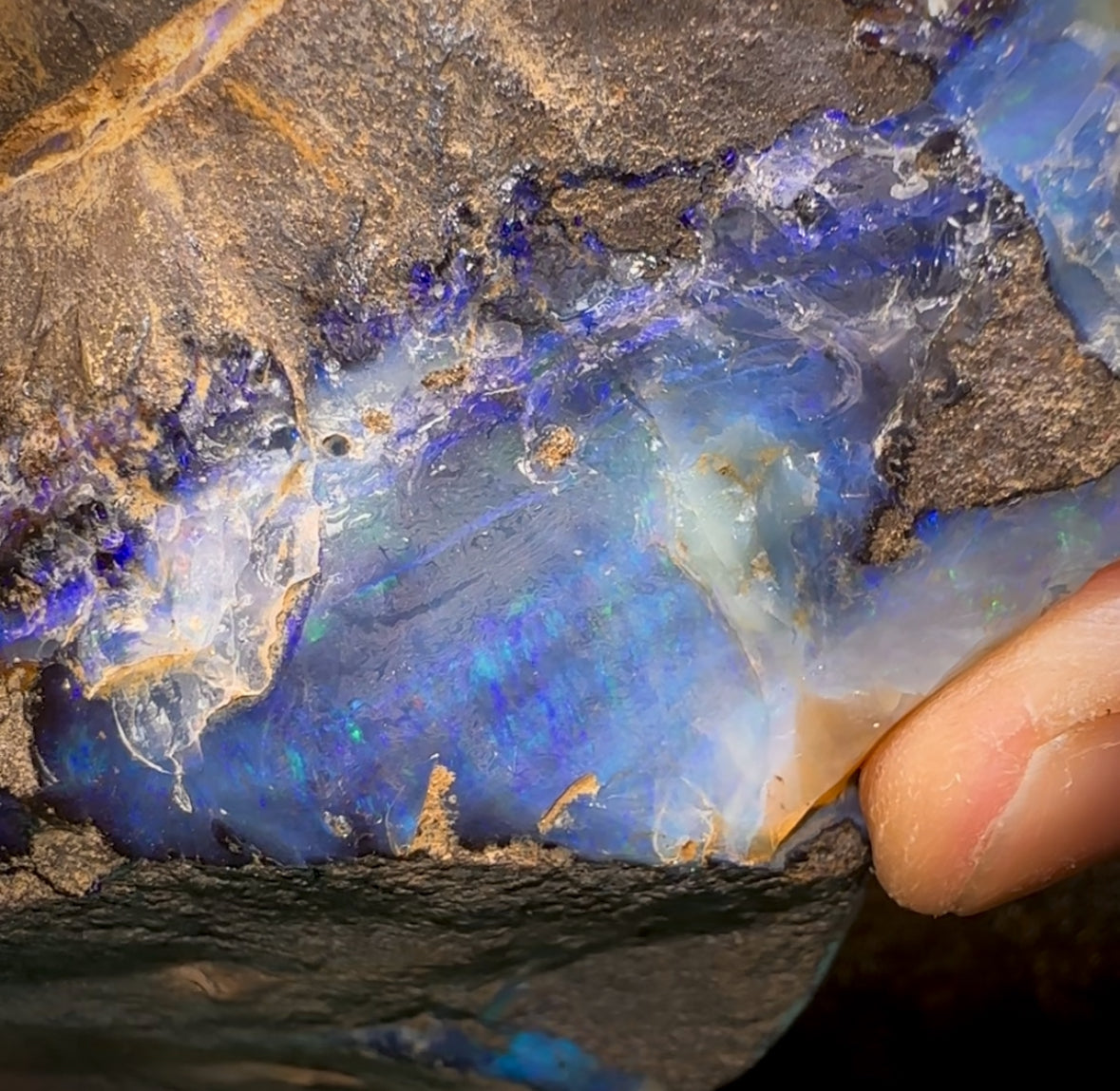 747.5g - Large Queensland Boulder Seam Opal Rough Specimen