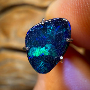 Auktion Nr. 1.1cts - Lightning Ridge Opal-Doublette