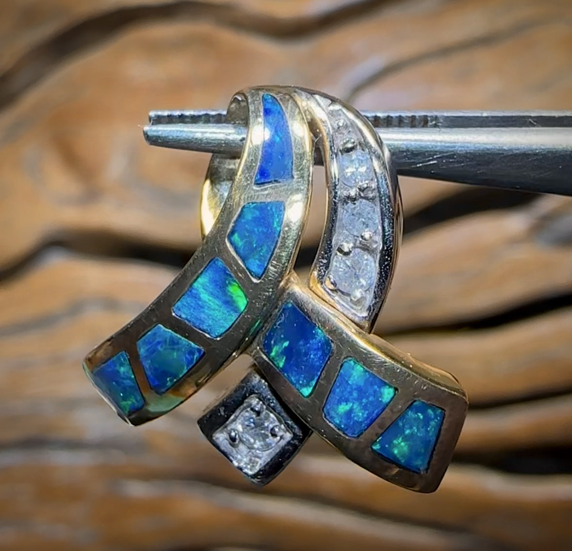 “Mums Piece”, 18K Yellow and White Gold - Lightning Ridge Heritage Collection Opal Inlay Pendant