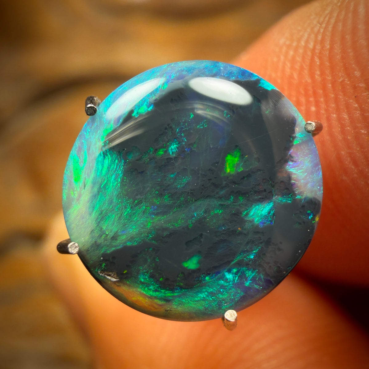2.1cts - Lightning Ridge Black Opal
