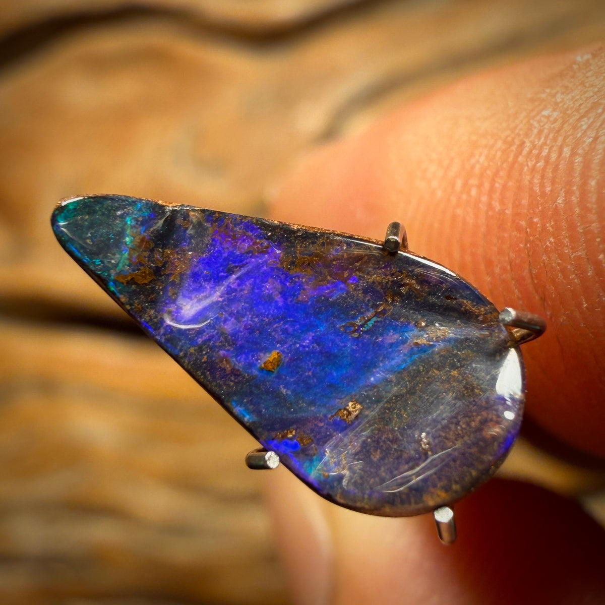 TGIF 2.1cts - Australian Boulder Seam Opal