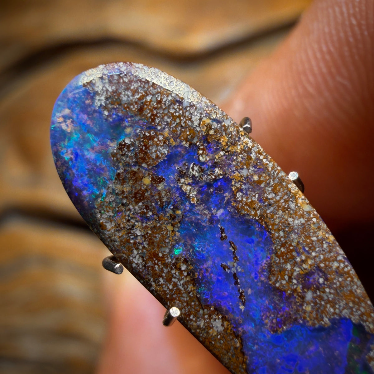 3.9cts - Queensland Boulder Seam Opal. Australian Opal
