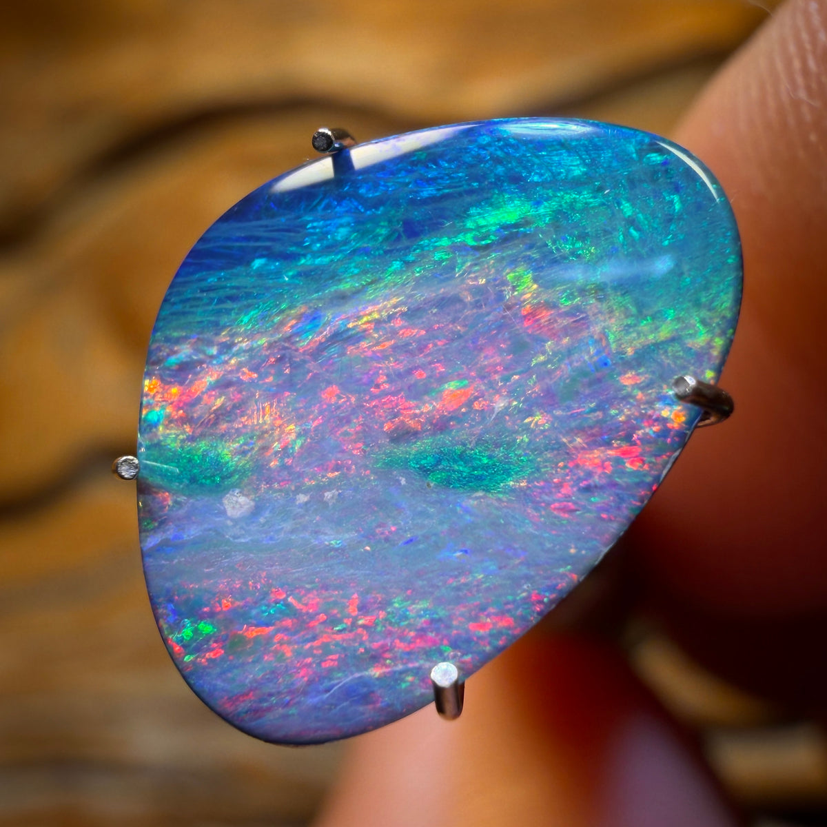 2,4 ct - Australischer Boulder-Opal-Dublette