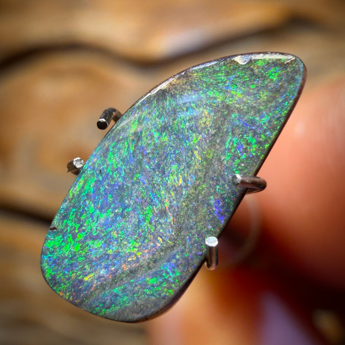 1.7cts - Queensland Boulder Seam Opal. Australian Opal