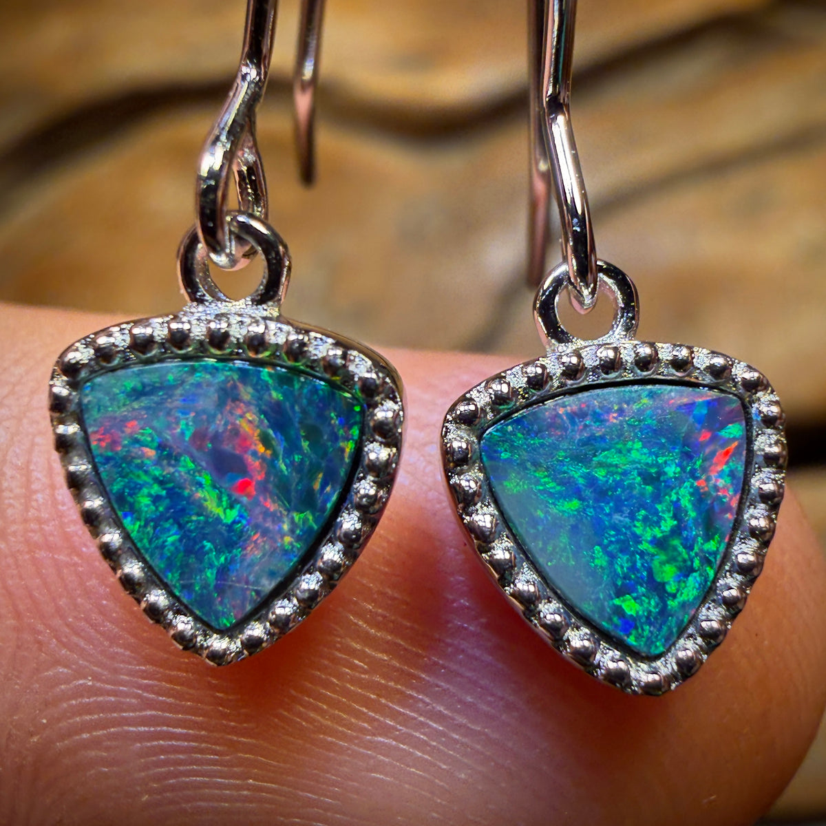 (21) Sterlingsilber – Australian Boulder Opal Doublet Hakenohrringe