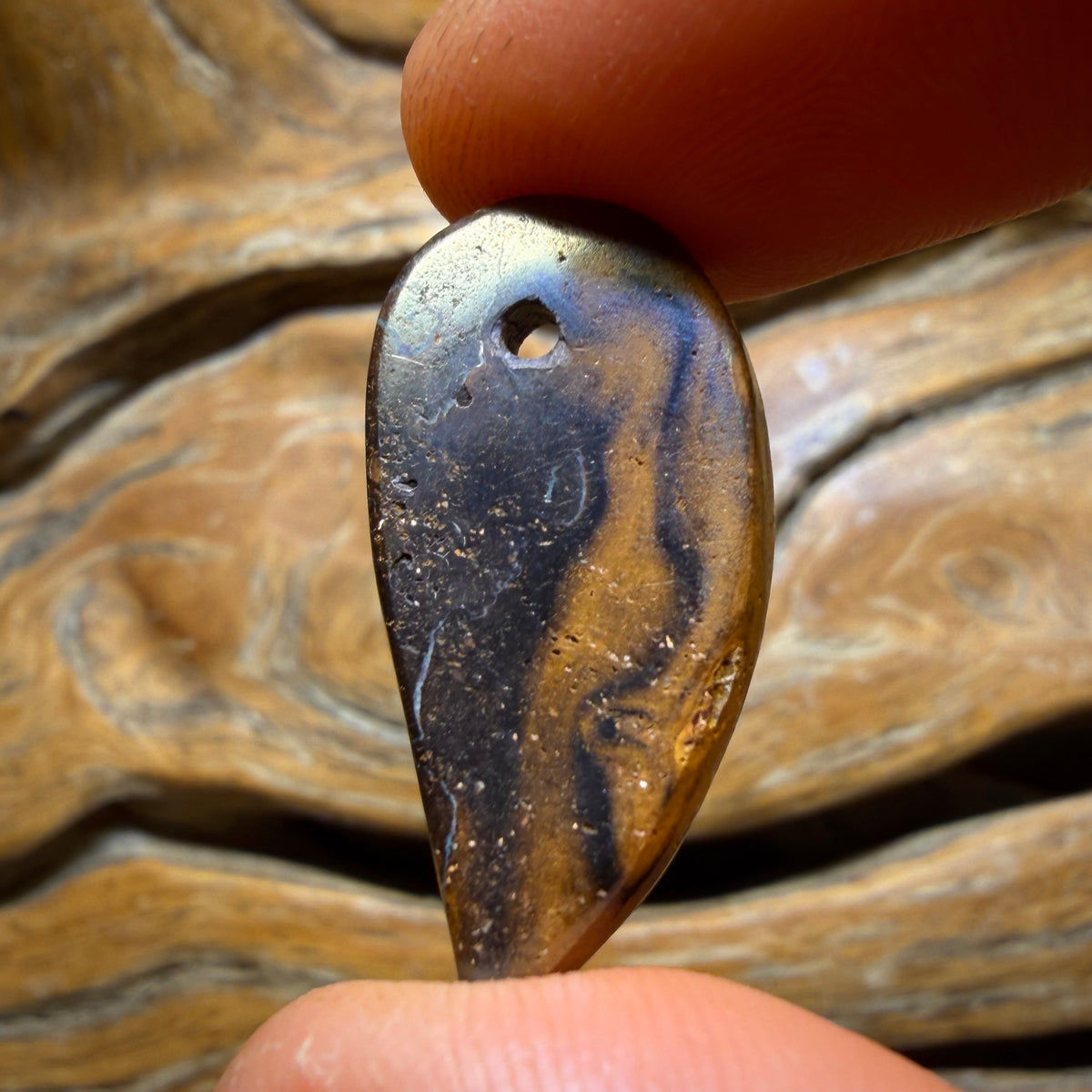 29 x 14mm - Gebohrter Tribal Queensland Boulder Opal