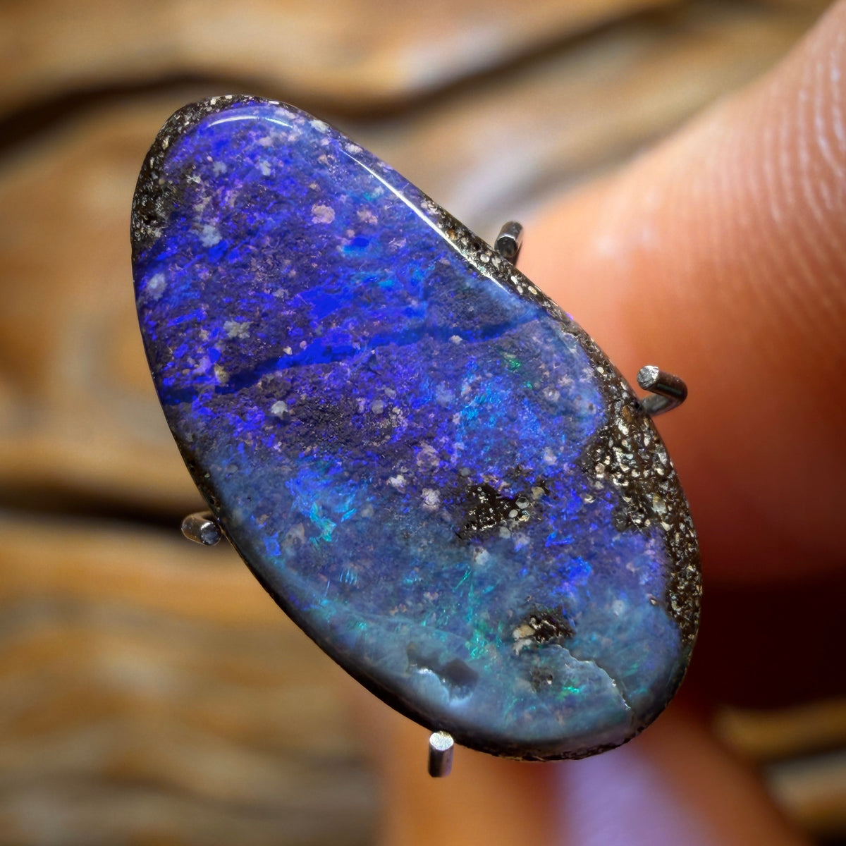 3.7cts - Queensland Boulder Seam Opal from Winton