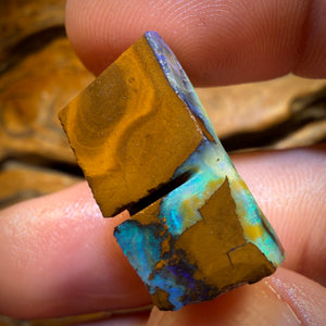 45.6cts - Queensland Boulder Seam Opal Rub