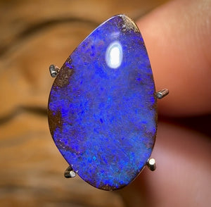 2.9cts - “Royal Blue”Queensland Boulder Seam Opal