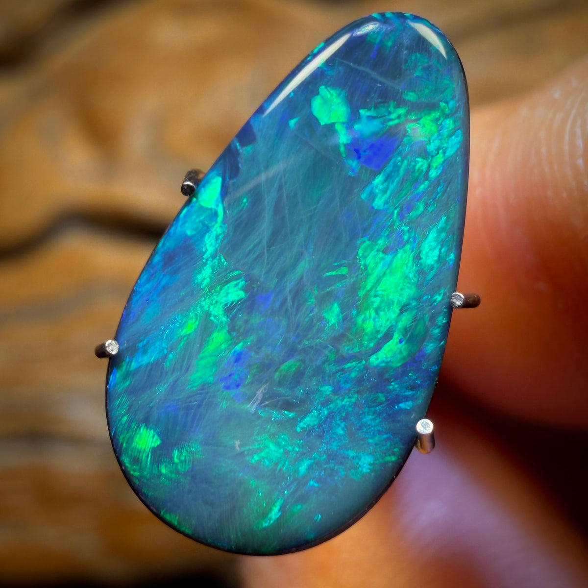3.1cts - Lightning Ridge Opal Doublet