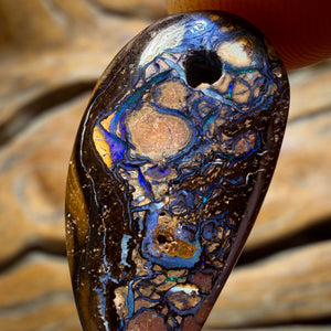 29 x 14mm - Gebohrter Tribal Queensland Boulder Opal