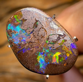 Opale Boulder « Bright Bubble Band » du Queensland, 5,3 ct