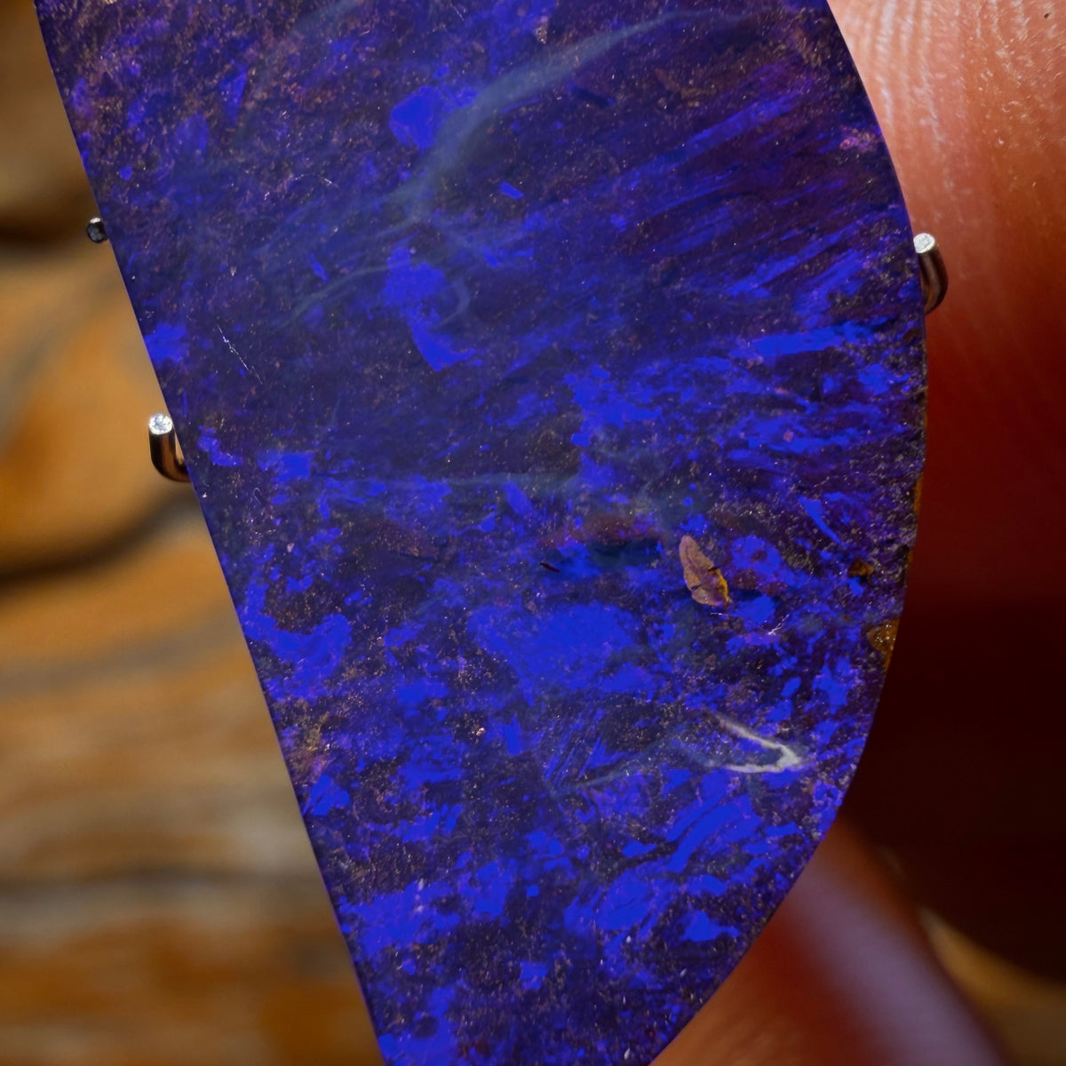 13.1cts - Top Australian Boulder Seam Opal from Winton