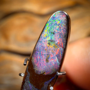 🔨 AUCTION 🔨 Reserve 💎 High Roller Banger Auction 💎 2.5cts - Black Queensland Boulder Seam Opal from Winton