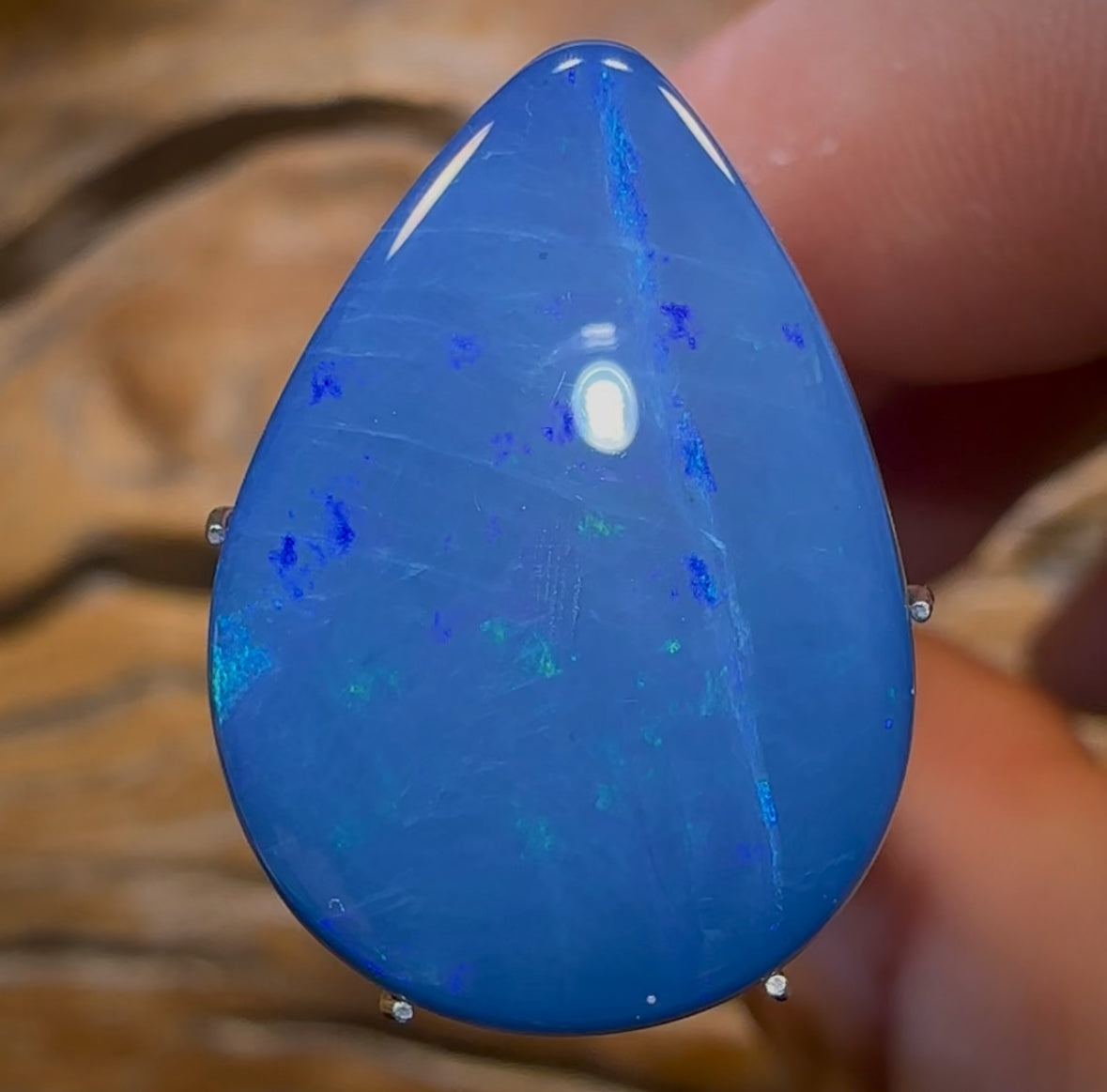 Auction Fall-Through = Your Gain! 🔥 Now More Than 50% Off RRP 🚨   8.3cts - Big Teardrop Lightning Ridge Black Opal Doublet