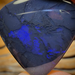 15.4cts - 1/2 price Black Opal from Lightning Ridge