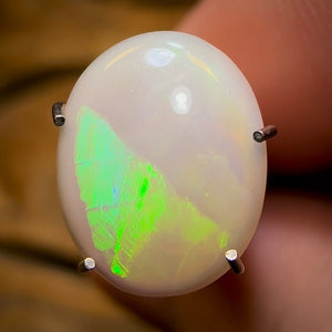 🔨 AUCTION 🔨 “Green Lantern” 3.2cts - South Australian White Opal