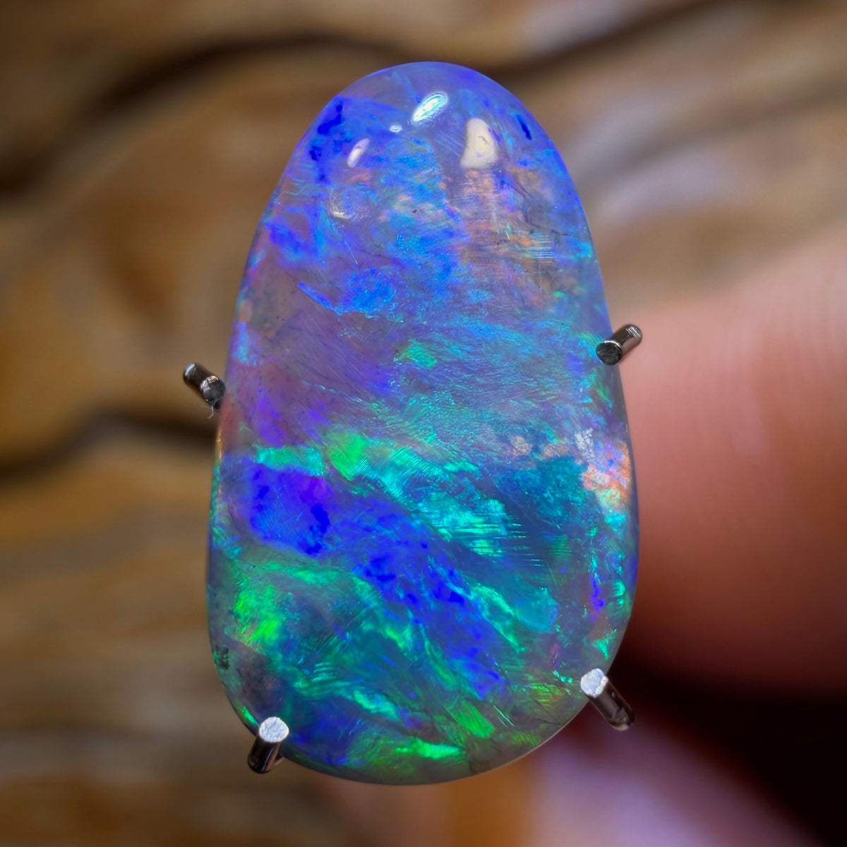 2cts - Lightning Ridge Crystal Opal
