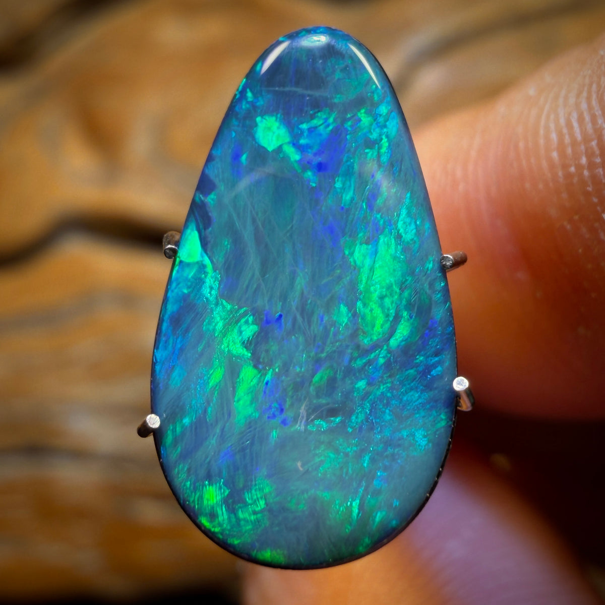 3.1cts - Lightning Ridge Opal Doublet