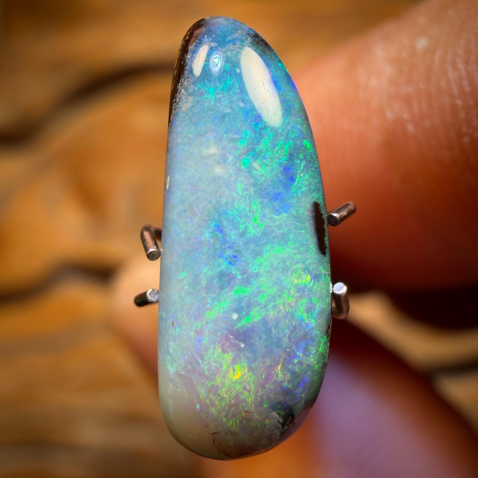 3.2cts - Queensland Boulder Seam Opal. Australian Opal