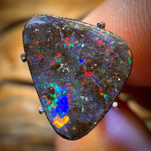 3.2cts - Queensland Boulder Seam Opal. Australian Opal