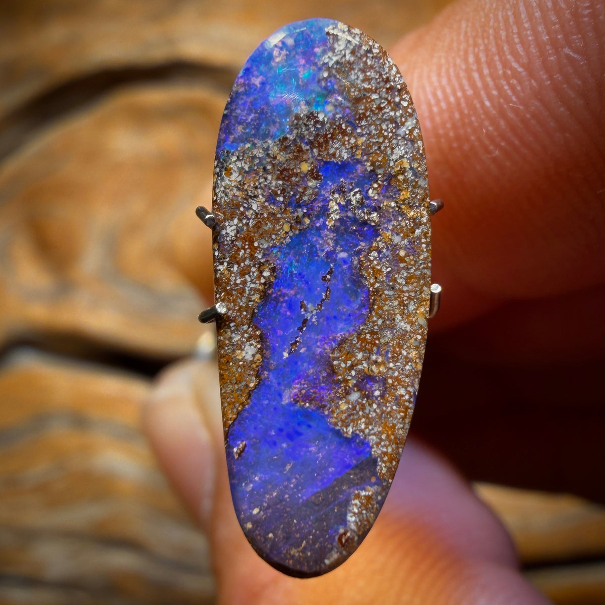 3.9cts - Queensland Boulder Seam Opal. Australian Opal