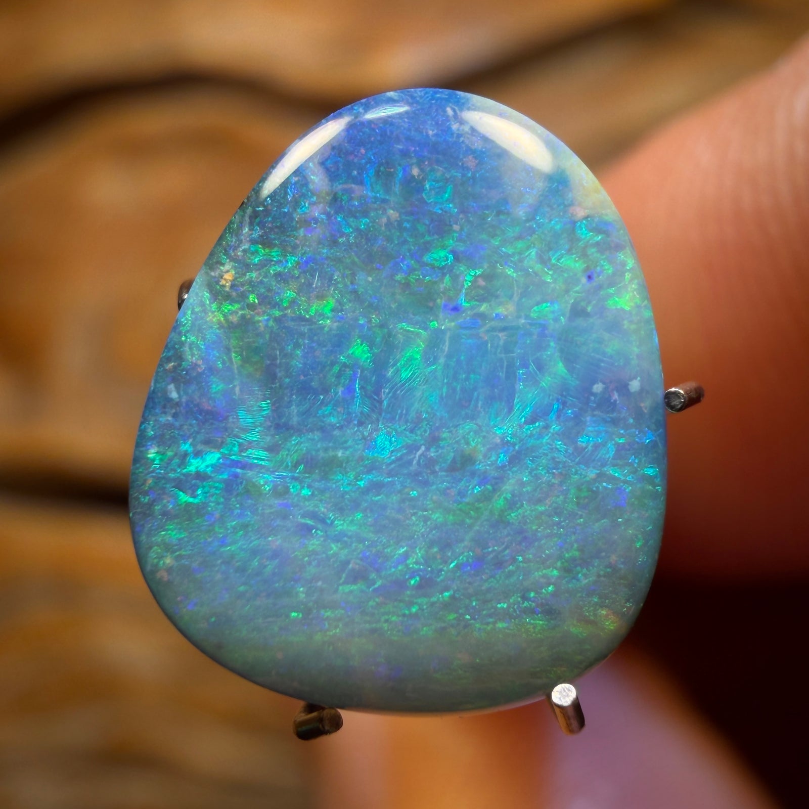 3.9cts - Queensland Boulder Seam Opal from Winton