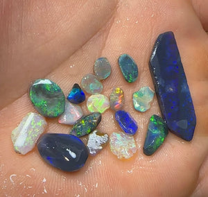 23.3cts - Lightning Ridge Black Opal Rough/Rubs - Opal Whisperers