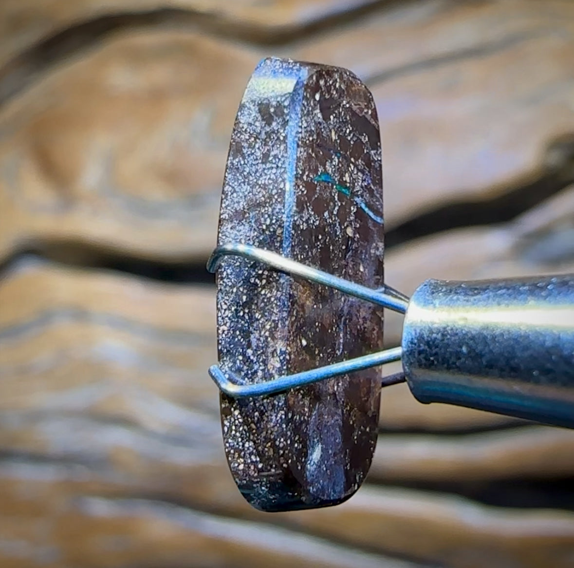 5.65cts - Queensland Boulder Seam Opal. Reef Pattern