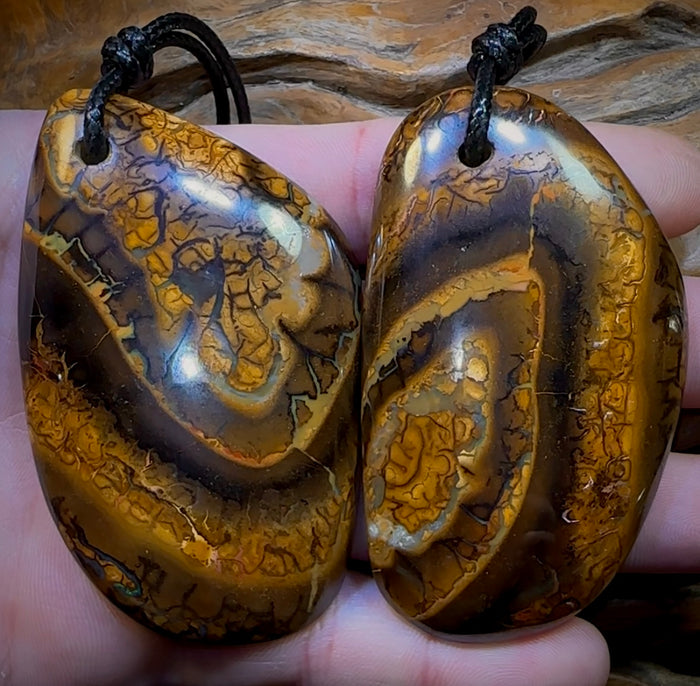 2 pendentifs en opale de roche percée de grande taille (paire séparée) avec cordons végétaliens écologiques