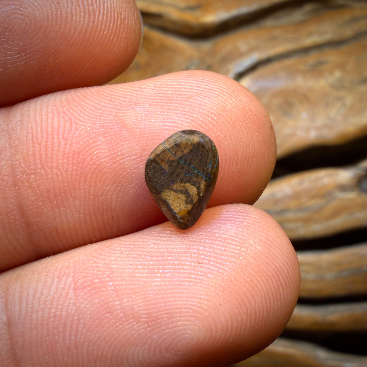 1.4cts - Queensland Boulder Opal from Yowah. Reef Pattern