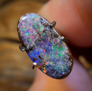 1.7cts - Queensland Boulder Seam Opal from Winton. Australian Opal