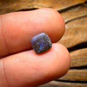 1.7cts - “Electro”Queensland Boulder Seam Opal. Australian Opal