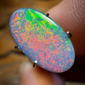 2,5 Karat – Lightning Ridge Opal-Doublette