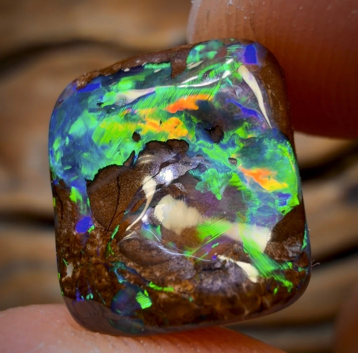 10.3cts - Queensland Boulder Seam Opal. Metallic Colours!