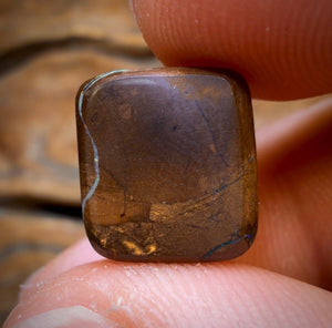 10.3cts - Queensland Boulder Seam Opal. Metallic Colours!