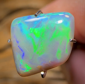 2.3cts - Lightning Ridge Dark Opal