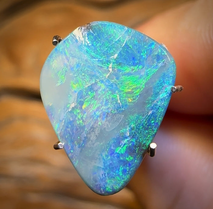 🔨 AUCTION 🔨 Reserve 💎 High Roller Banger Auction 💎 3.5cts - Ice Aka Scandinavian Blue Queensland Boulder Seam Opal