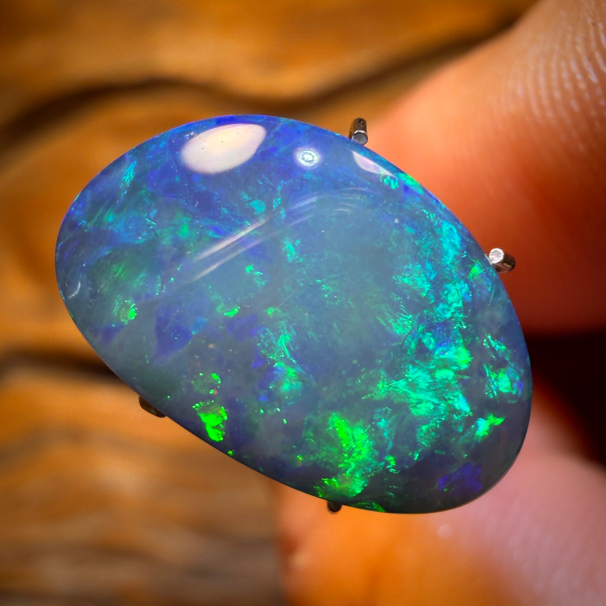 5.6cts - Australian Boulder Opal Doublet