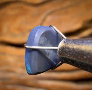 2.35cts - Lightning Ridge Black Opal